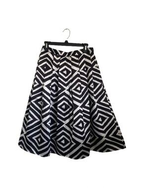 Jealous Tomato | Minimalist Geometric High-Waist Circle Skirt - Size M